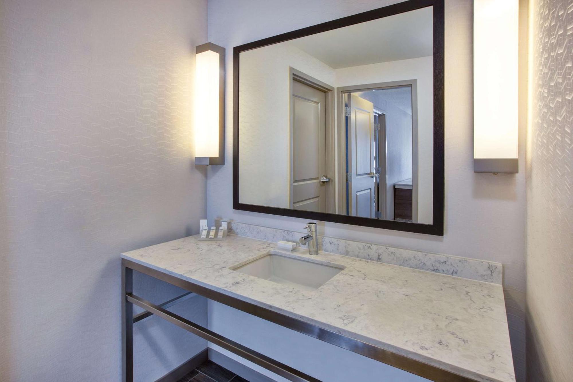 Hilton Garden Inn Честертон Екстер'єр фото
